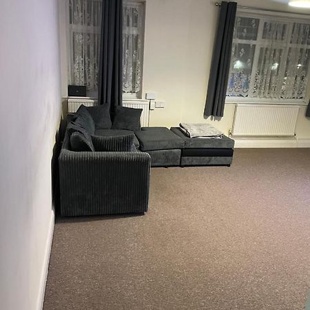 Welcome To Your New Home. Redbridge Dış mekan fotoğraf