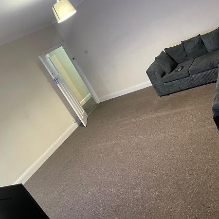 Welcome To Your New Home. Redbridge Dış mekan fotoğraf