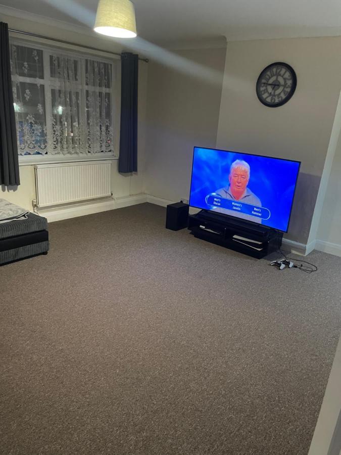 Welcome To Your New Home. Redbridge Dış mekan fotoğraf