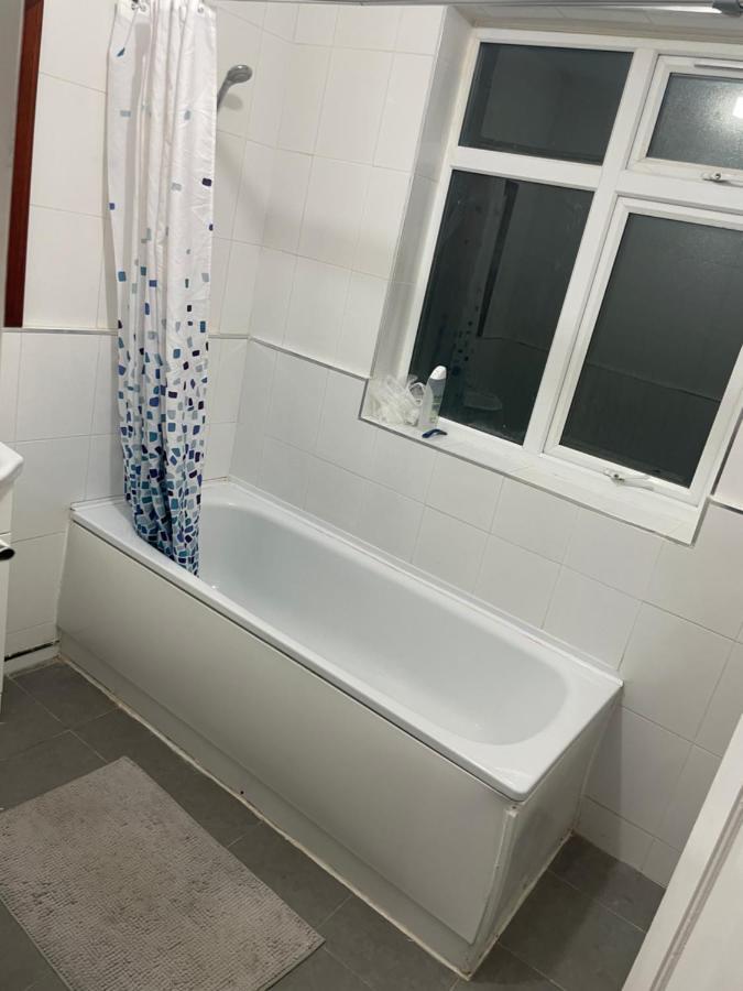 Welcome To Your New Home. Redbridge Dış mekan fotoğraf