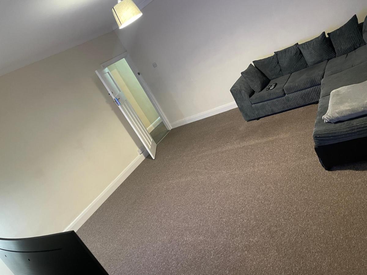 Welcome To Your New Home. Redbridge Dış mekan fotoğraf