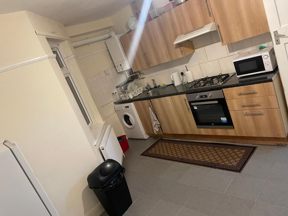 Welcome To Your New Home. Redbridge Dış mekan fotoğraf