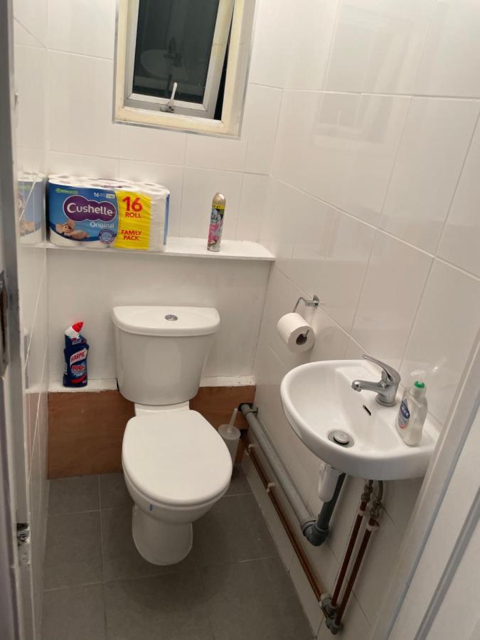 Welcome To Your New Home. Redbridge Dış mekan fotoğraf