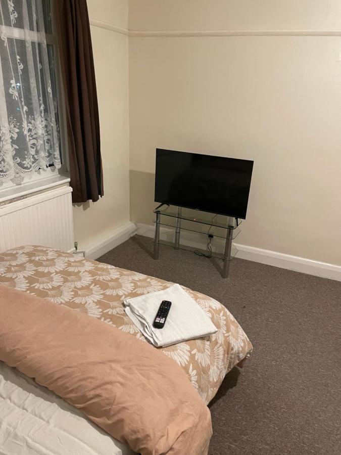 Welcome To Your New Home. Redbridge Dış mekan fotoğraf